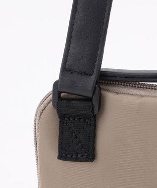 LA BAGAGERIE 【maison vert】 【撥水】撥水ナイロン多機能ポシェット グレージュ