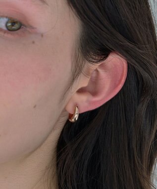 Phoebe 【金属アレルギー対応】【痛くないシリーズ】ぷっくりモードクリスタルループフィットイヤリング　シャンパンゴールド シャンパンゴールド