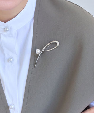 Phoebe スタイリッシュクロスカーブパールブローチ　シルバー