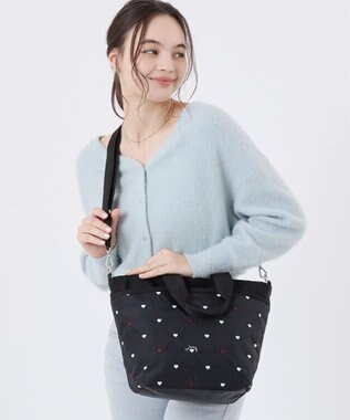 LeSportsac BUCKET TOTE/レッド/ホワイトハートEMB
