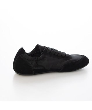 ing <ing>シャーリングローヒールスニーカー ブラック