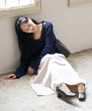 INTER-CHAUSSURES 【CHRISTIAN VILLA】ミディアムサイズレザーホーボーバッグ ブラック