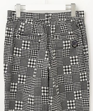 23区GOLF フレンチシックなスタイリングに！【WOMEN】チェック柄 テーパードパンツ ブラック系3