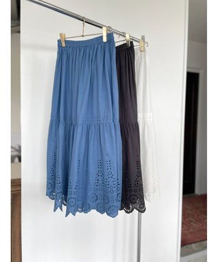 Feroux 【洗える】刺繍ティアード スカート ブルー系
