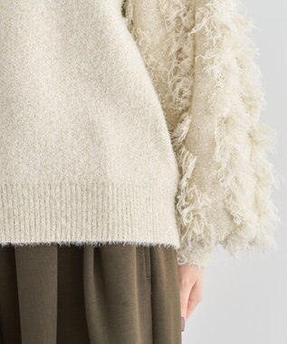 Green Parks ・ｆｕｒｒｙ　ｒａｔｅ　ラメフェザー袖フリンジニット Off White