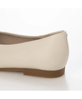 ing <ing>【WEB限定】スクエアトゥフラットシューズ アイボリー