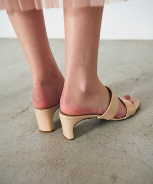 GRACE CONTINENTAL CORSO ROMA パテントサンダル ベージュ