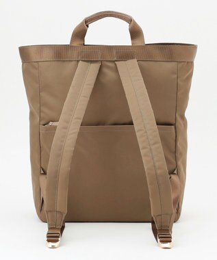 LA BAGAGERIE チャーム付き　ナイロンスクエアリュック ベージュ