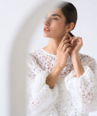 23区 【GOLD LABEL】チュールエンブロイダリー フラワーモチーフ 2WAYブラウス ホワイト系