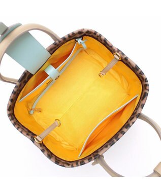 A.D.M.J. 【牛革】フィバナイラ/キューブトート21cm(ショルダーストラップ付) サンド