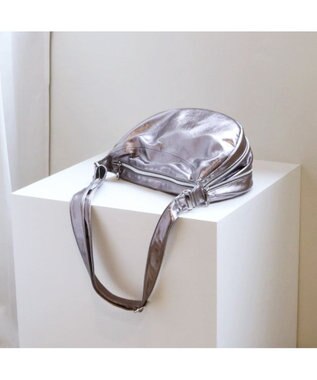 UNBILLION カシュカシュ cachecache / メタリックハーフムーンショルダー ダークシルバー