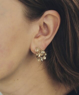 YECCA VECCA メタルフラワーブーケピアス