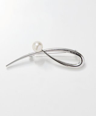 Phoebe スタイリッシュクロスカーブパールブローチ　シルバー シルバー