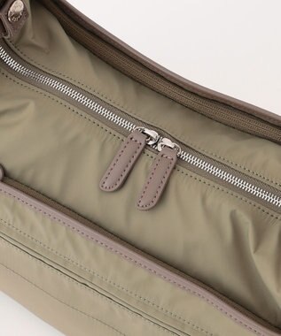 Y'SACCS 【ナイロンタフタ×リサイクルレザー】デイリーショルダー　Mサイズ カーキ