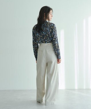 YECCA VECCA ボタニカルフラワー柄ボウタイブラウス Navy