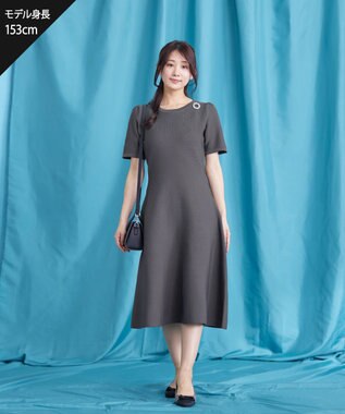 Tiaclasse 【洗える】クルーネック半袖ニットフレアワンピース チャコールグレー