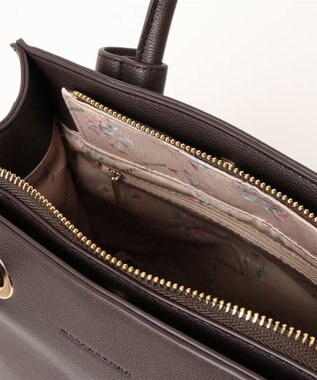 style code  【MERCURYDUO/マーキュリーデュオ】メタルアイレット　両アオリポケット　スクエアハンドバッグ ダークブラウン