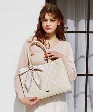 Maison de FLEUR スカーフ付リボンキルティングトートバッグ Ivory