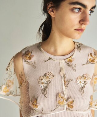 GRACE CONTINENTAL 刺繍ケープニットトップ ベージュ