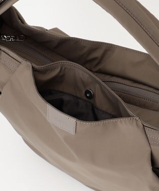 Y'SACCS 【ナイロンタフタ】トラベルショルダーリュック ベージュ系その他