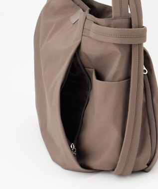 Y'SACCS 【ナイロンタフタ】トラベルショルダーリュック ベージュ系その他