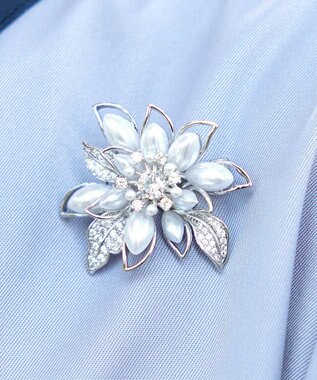 Tiaclasse フラワーコサージュブローチ シルバー