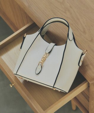 YECCA VECCA 4wayミニバッグ