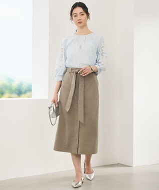 自由区 【SHIHOさん着用】エンブロイダリーブロードパフスリーブ ブラウス サックス×オフ