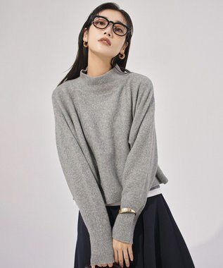 UNFILO ふわふわニット クロップドハイネック