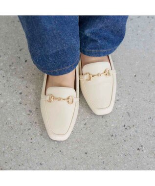 MODE ET JACOMO <noyau>スクエアトゥビット付きヒールローファー アイボリー