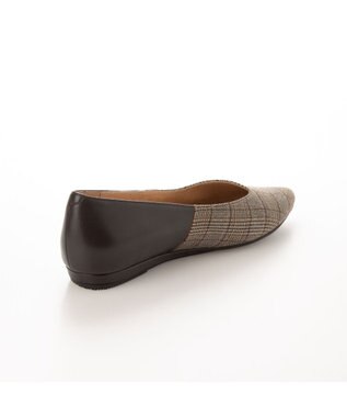 ing <ing>アシンメトリーカットフラットパンプス ダークブラウンキジ