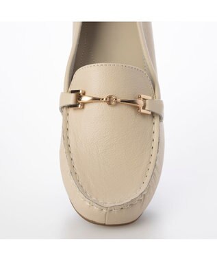 ing <ing>【3E】【サスティナブル】ビット付きモカシューズ アイボリー