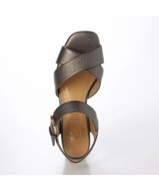 ing <ing>【WEB限定】ストラップクロスサンダル ブロンズ