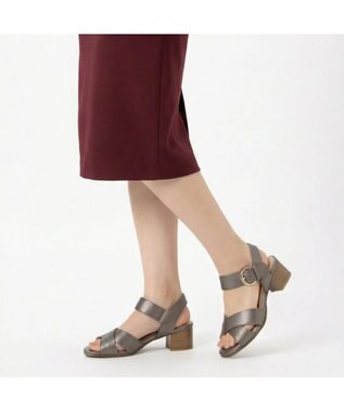 ing <ing>【WEB限定】ストラップクロスサンダル ブロンズ