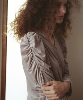 #Newans 【洗濯機可／ 前後着用可】 ギャザースリーブシアーベロアカーディガン ライトグレー