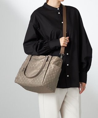 Y'SACCS ドットジャガードポーチ付きトートバッグ ライトグレー