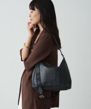 russet エンボスモノグラム2WAYショルダーバッグ(CE-1692) Black