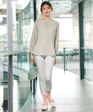 Tiaclasse L アンクルテーパードパンツ オフホワイト