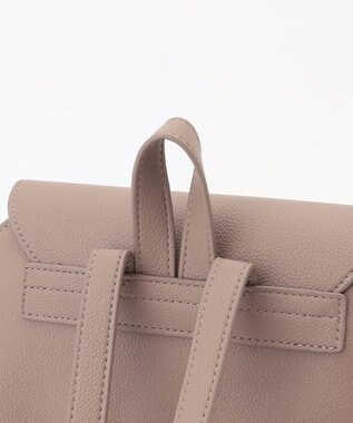 LA BAGAGERIE フロント金具デイリーリュック グレージュ