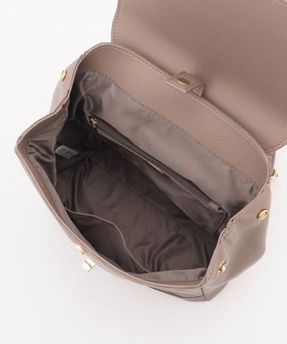 LA BAGAGERIE フロント金具デイリーリュック グレージュ