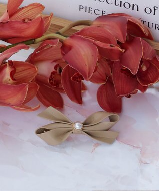 Tiaclasse 【2TYPE/ゴム＆クリップ】レザーリボンヘアアクセサリー クリップ：ベージュ