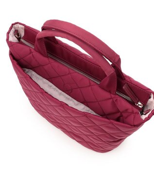 TOCCA TRACE PAVE FASTENER TOTE ナイロンキルトバッグ レッド系