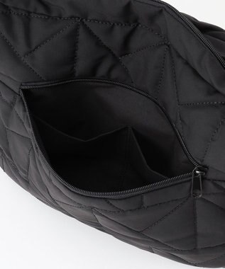 LA BAGAGERIE 【maison vert】 【超軽量！】キルティングショルダーバッグ ブラック