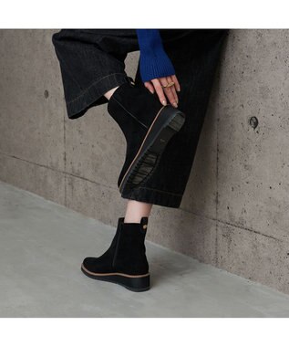 MODE ET JACOMO <carino>【レイン・スノー対応】ウエッジヒールショートブーツ ブラックスエード