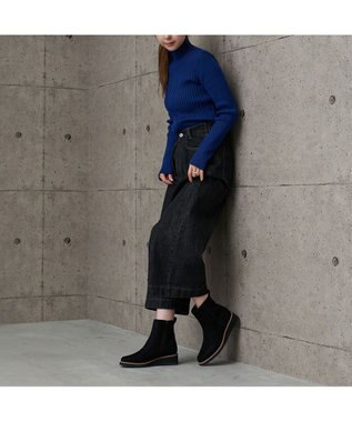 MODE ET JACOMO <carino>【レイン・スノー対応】ウエッジヒールショートブーツ ブラックスエード