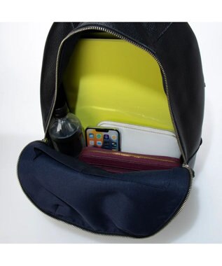 UNBILLION perche / 牛革ソフトシュリンクタイプリュック ブラック