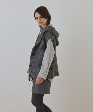 GRACE CONTINENTAL ラメニットベスト チャコール