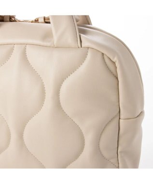 UNBILLION kakatoo シンセティックレザーキルトスクエアショルダー アイボリー