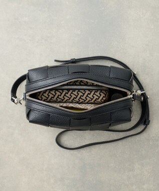 IACUCCI ＜GISELe 10月号掲載＞ベルタ S CERVO ブラック