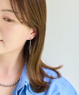 Phoebe 【痛くないシリーズ/金属アレルギー対応】スウィングクリスタルループフィットイヤリング　シルバー シルバー